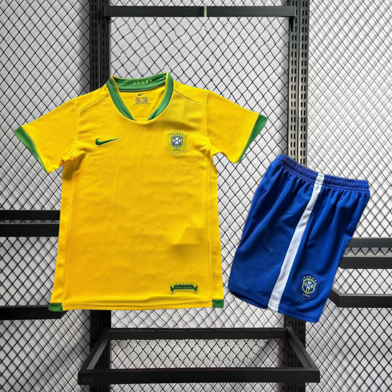 Retro KIDS 2006 KIDS Brazil home retro RONALDO Ronaldinho KAKA R.CARLOS CAFU ROBINHO Football jersey