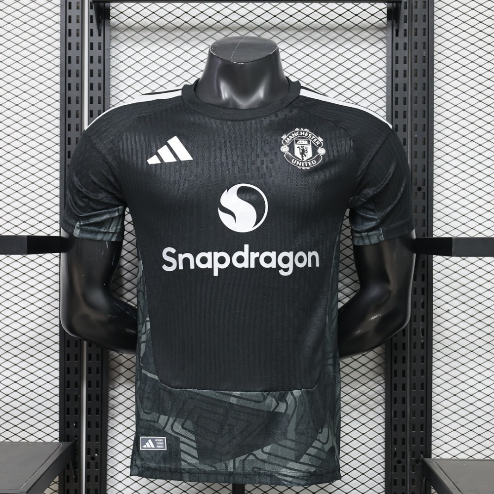 Player 2026-27 Manchester United goalkeeper Football jersey