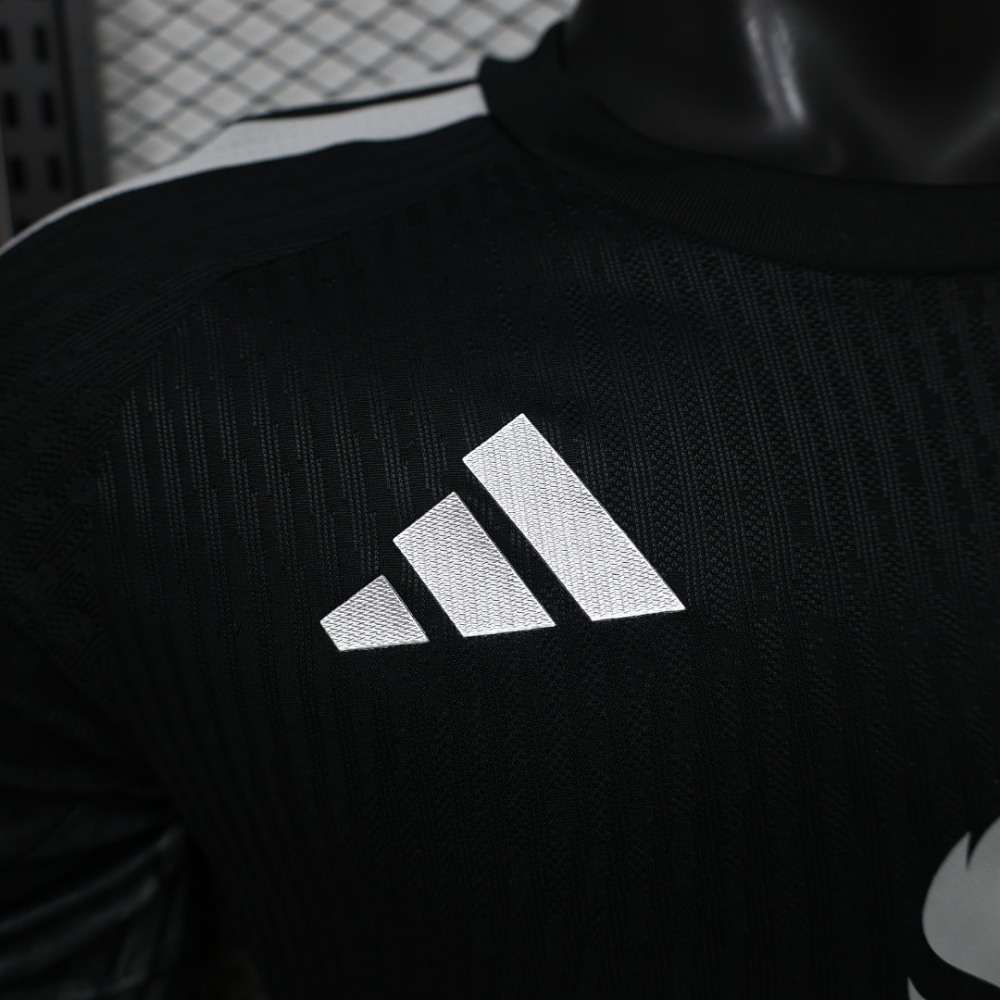 Player 2026-27 Manchester United goalkeeper Football jersey