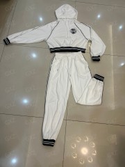 Женский комплект из двух предметов: брюки с капюшоном и длинными рукавами, вышитые