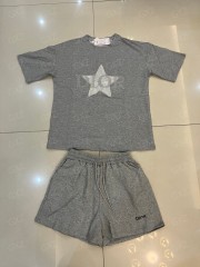 Женский комплект из двух предметов: шорты с короткими рукавами и серебряной вышивкой