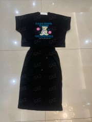 Женский комплект из двух предметов: толстовка с короткими рукавами, вышитая юбка миди