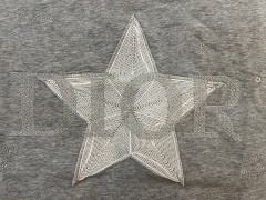 Женский комплект из двух предметов: шорты с короткими рукавами и серебряной вышивкой