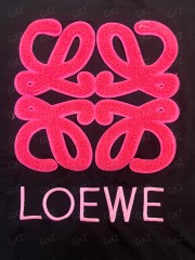 Женский комплект из двух предметов с короткими рукавами и вышитыми нитками