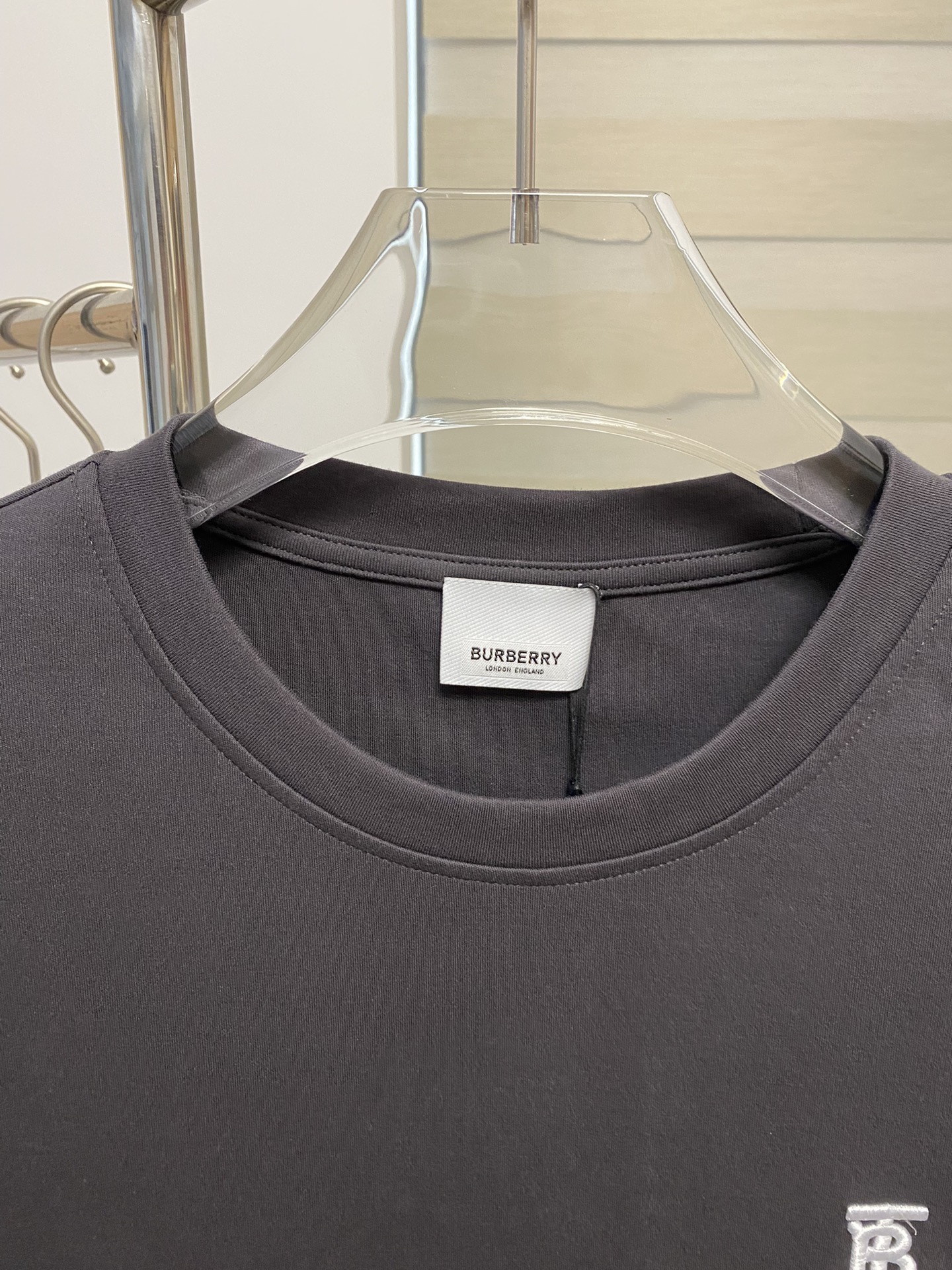 GXZ Men’s Minimalist Long-Sleeve T-Shirt – Premium Fabric and Timeless Design