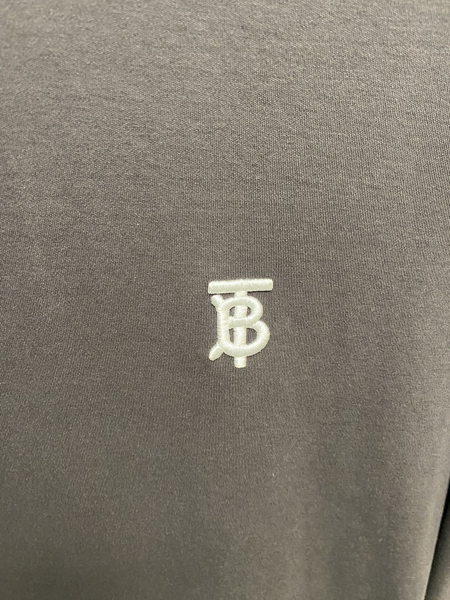 GXZ Men’s Minimalist Long-Sleeve T-Shirt – Premium Fabric and Timeless Design
