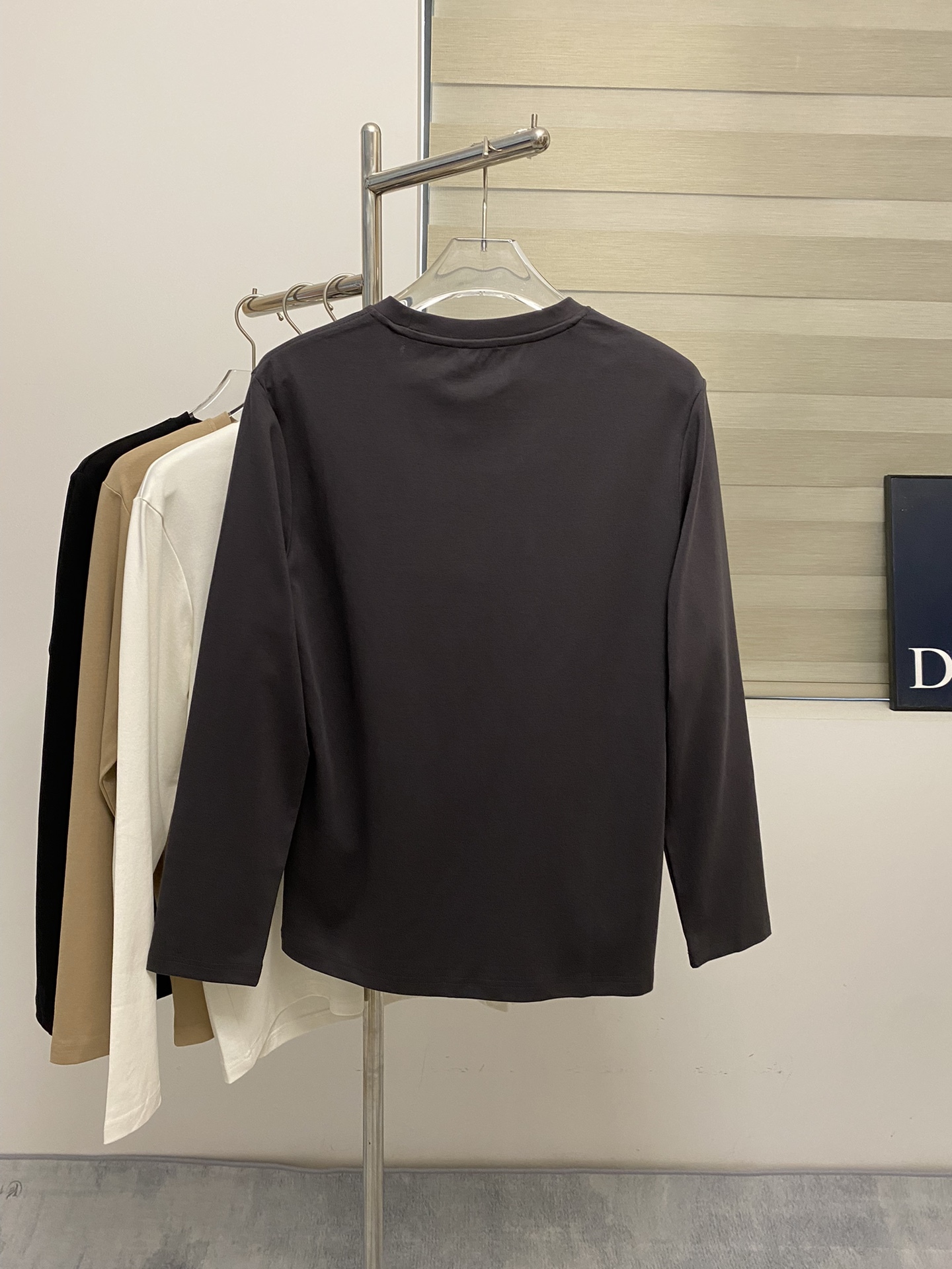 GXZ Men’s Minimalist Long-Sleeve T-Shirt – Premium Fabric and Timeless Design