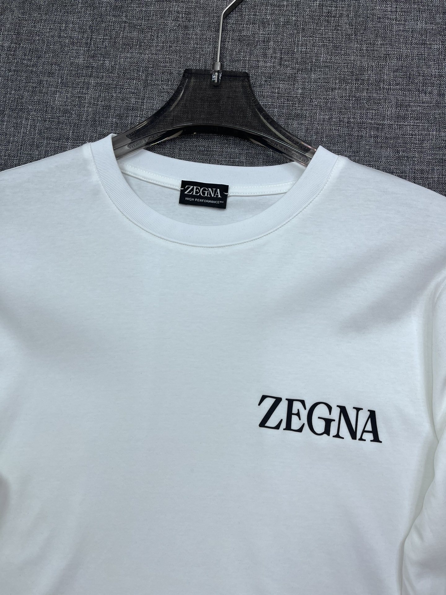 GXZ Men’s Premium White Long-Sleeve T-Shirt – Minimalist and Timeless Design