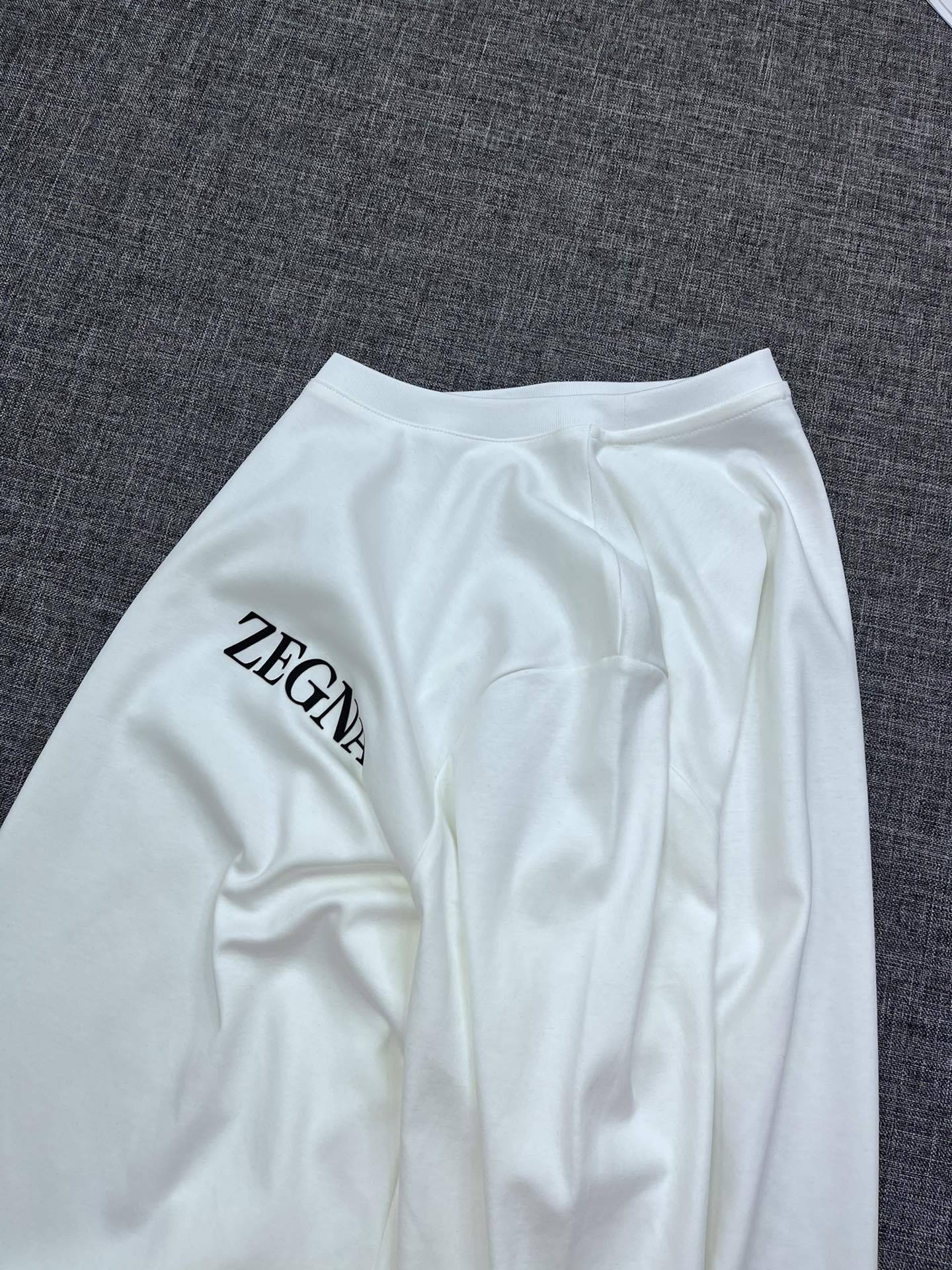 GXZ Men’s Premium White Long-Sleeve T-Shirt – Minimalist and Timeless Design