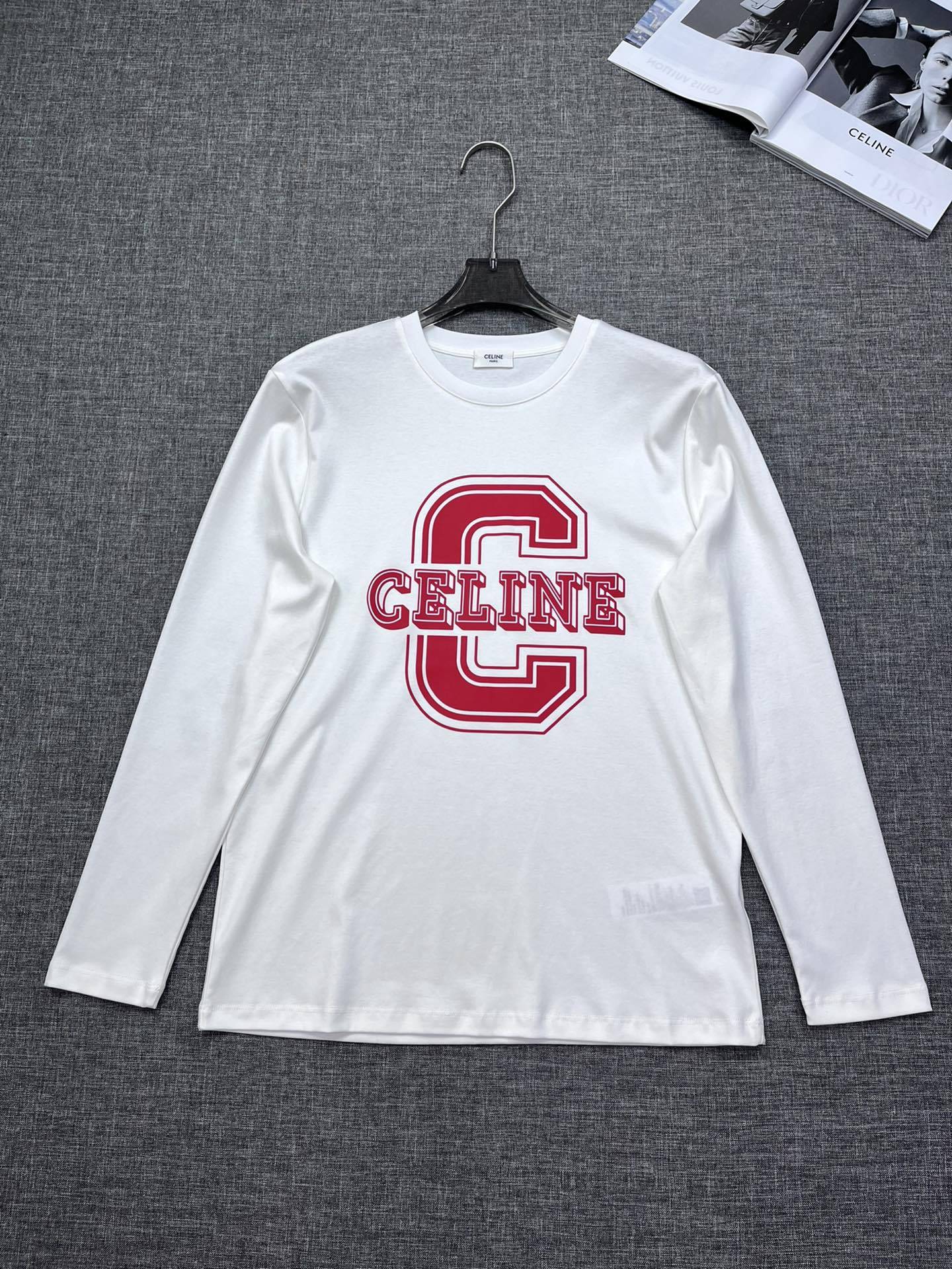 GXZ Men's White Long-Sleeve T-Shirt with Bold Red Graphic – Perfect for Streetwear and Casual Outfits