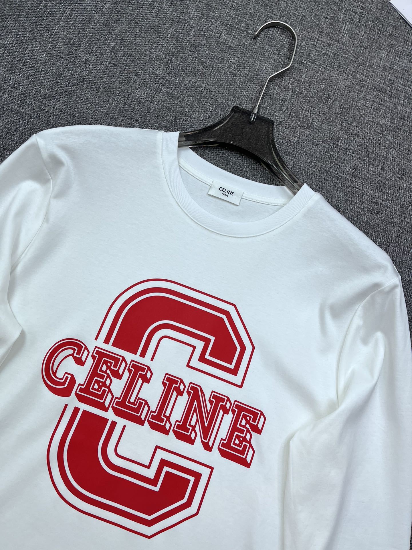 GXZ Men's White Long-Sleeve T-Shirt with Bold Red Graphic – Perfect for Streetwear and Casual Outfits