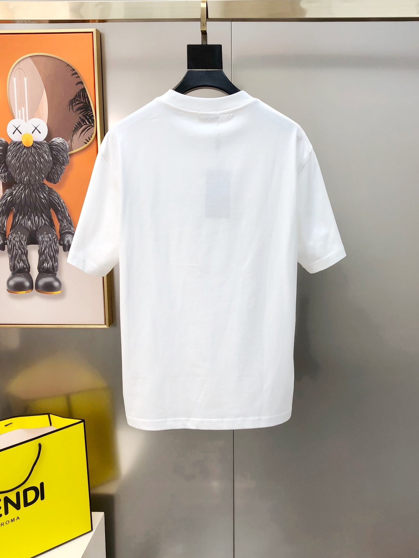 GXZ Men’s White T-Shirt with Dior-Inspired Floral Logo – Trendy and Sophisticated