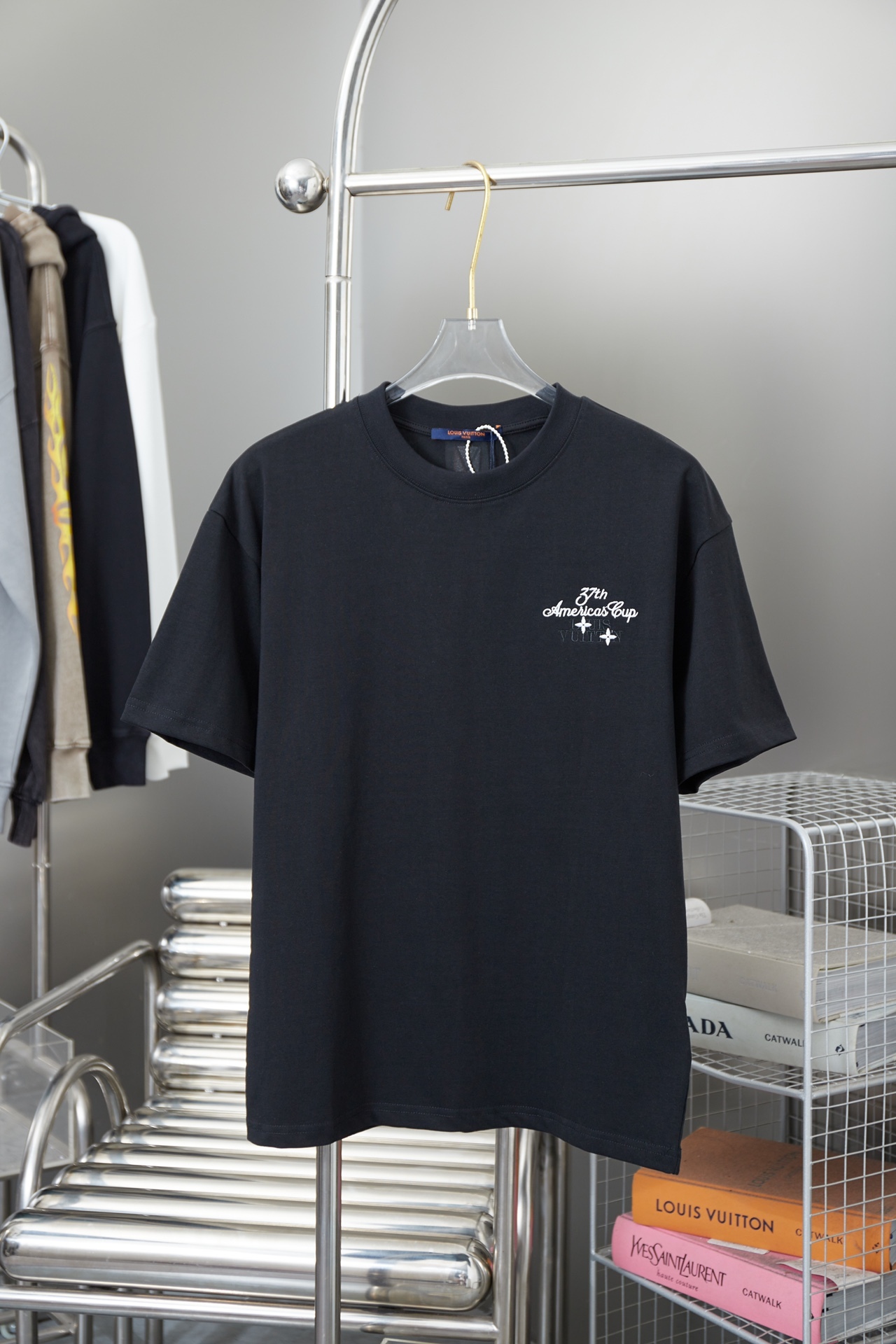 GXZ Men's Minimalist America's Cup Graphic T-Shirt – Sophisticated Simplicity