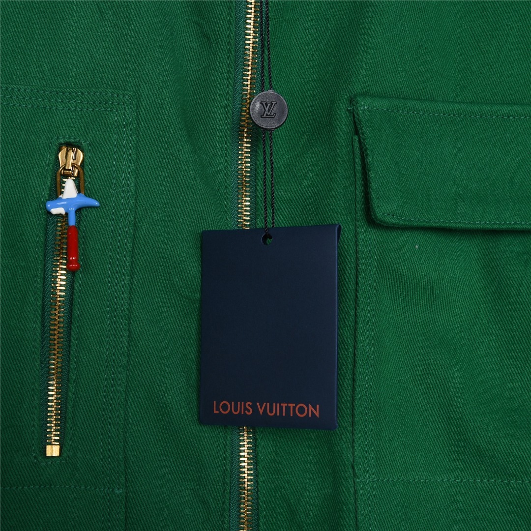 Elevate Your Style with the GXZ Green Shearling-Collar Jacket