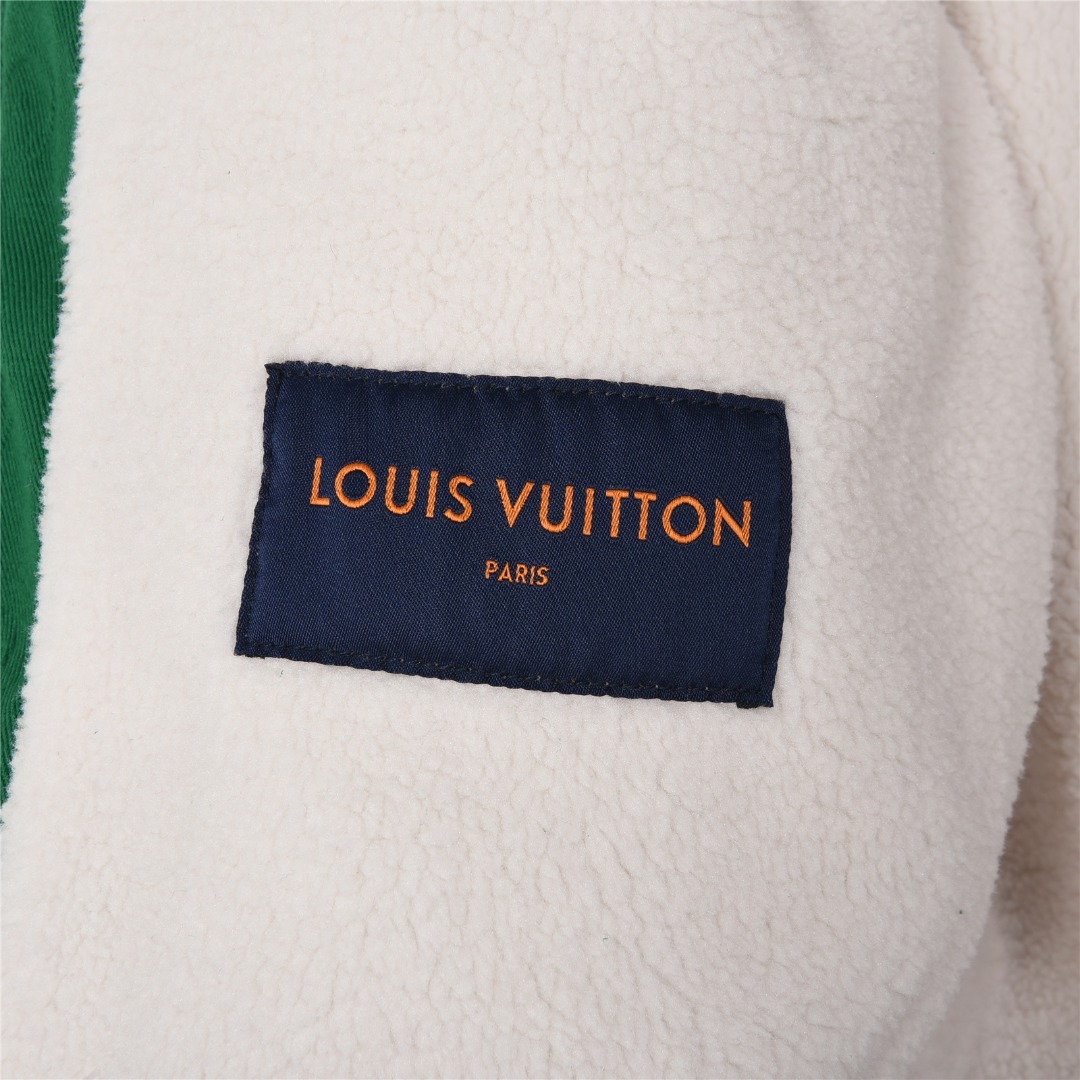 Elevate Your Style with the GXZ Green Shearling-Collar Jacket