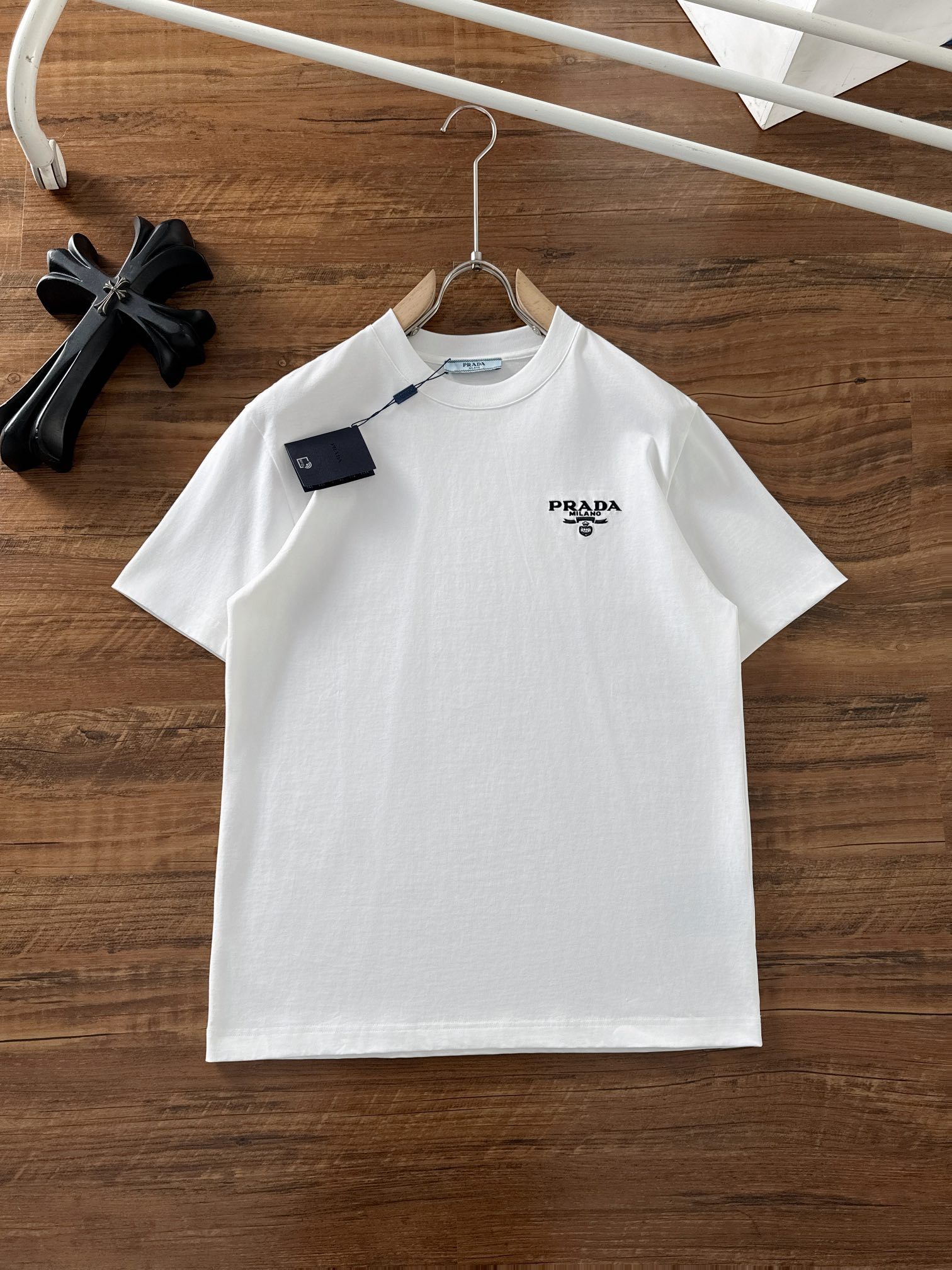 GXZ Men’s Premium White Crewneck T-Shirt – Sophisticated Comfort for Everyday Wear