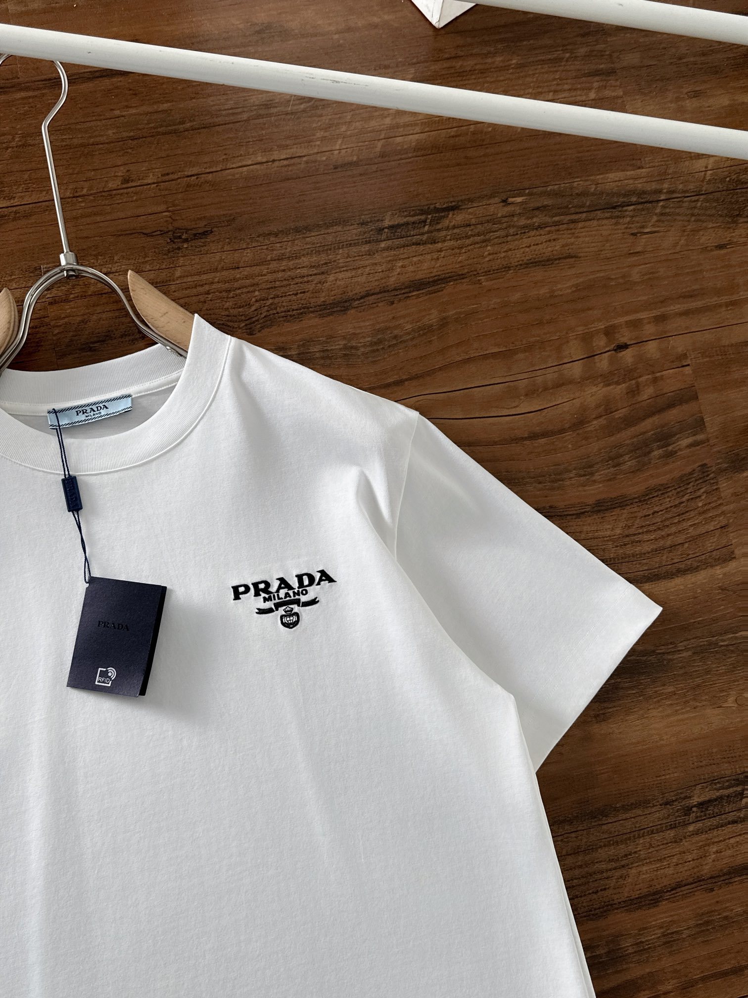 GXZ Men’s Premium White Crewneck T-Shirt – Sophisticated Comfort for Everyday Wear