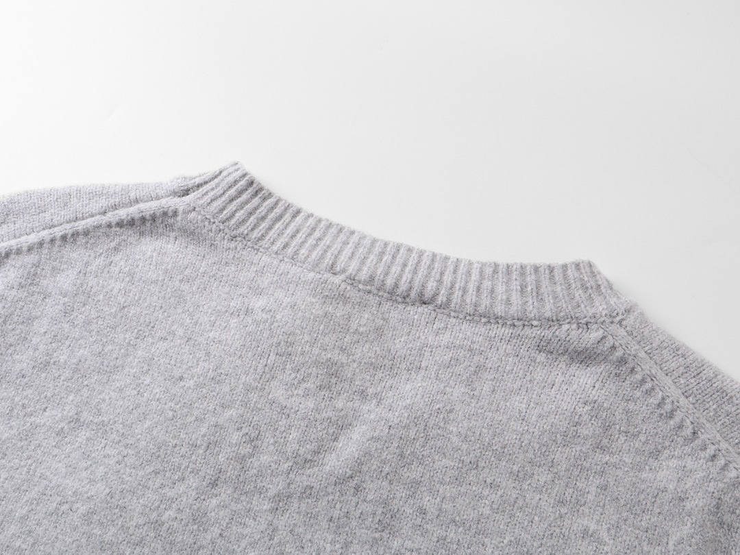 Elegance Meets Nature: GXZ Lily Embroidered Knit Sweater