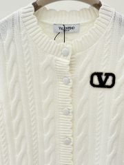 GXZ Elegant Cable Knit Cardigan with Embroidered Logo