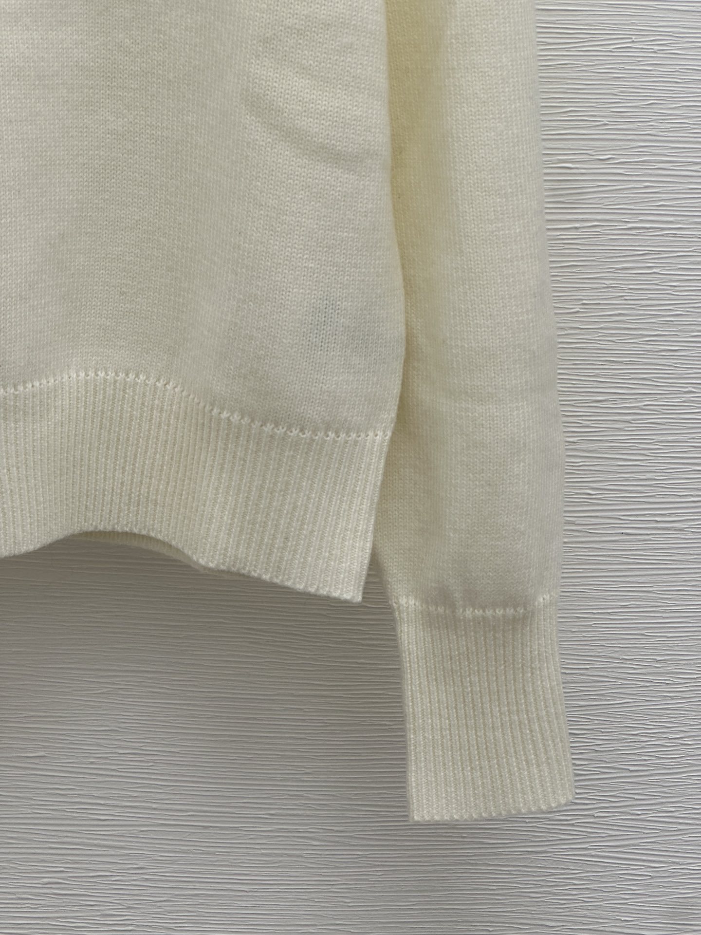 GXZ Elegant Cable Knit Cardigan with Embroidered Logo