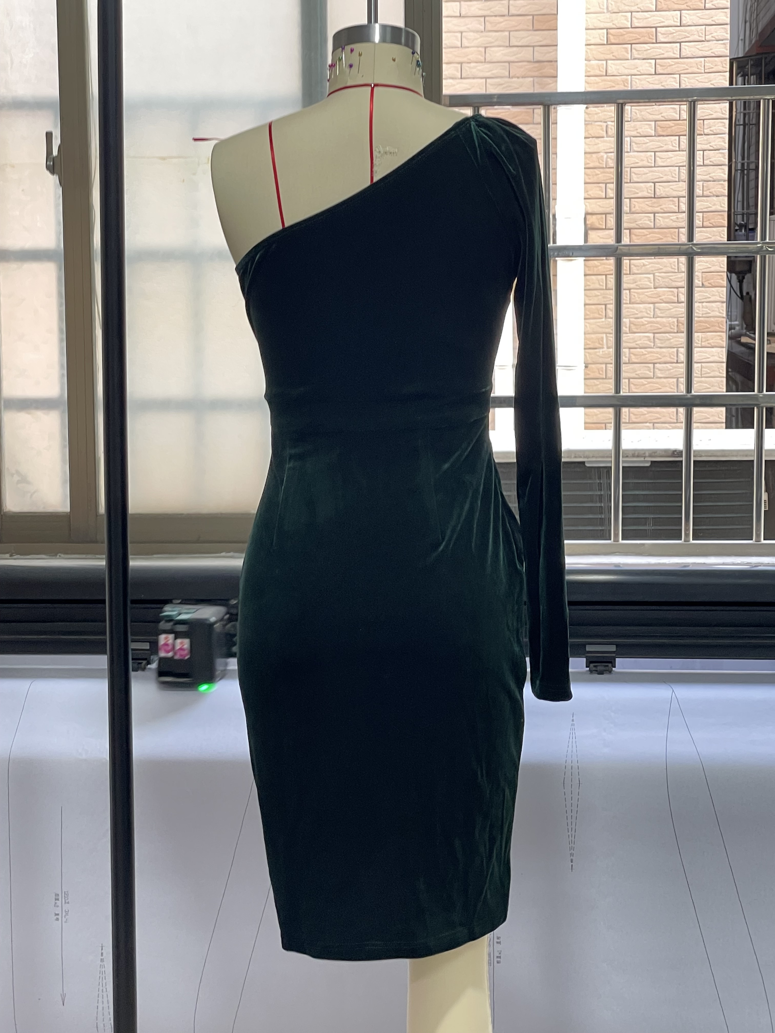 GXZ One-Shoulder Velvet Dress with Dramatic Draping and Side Slit