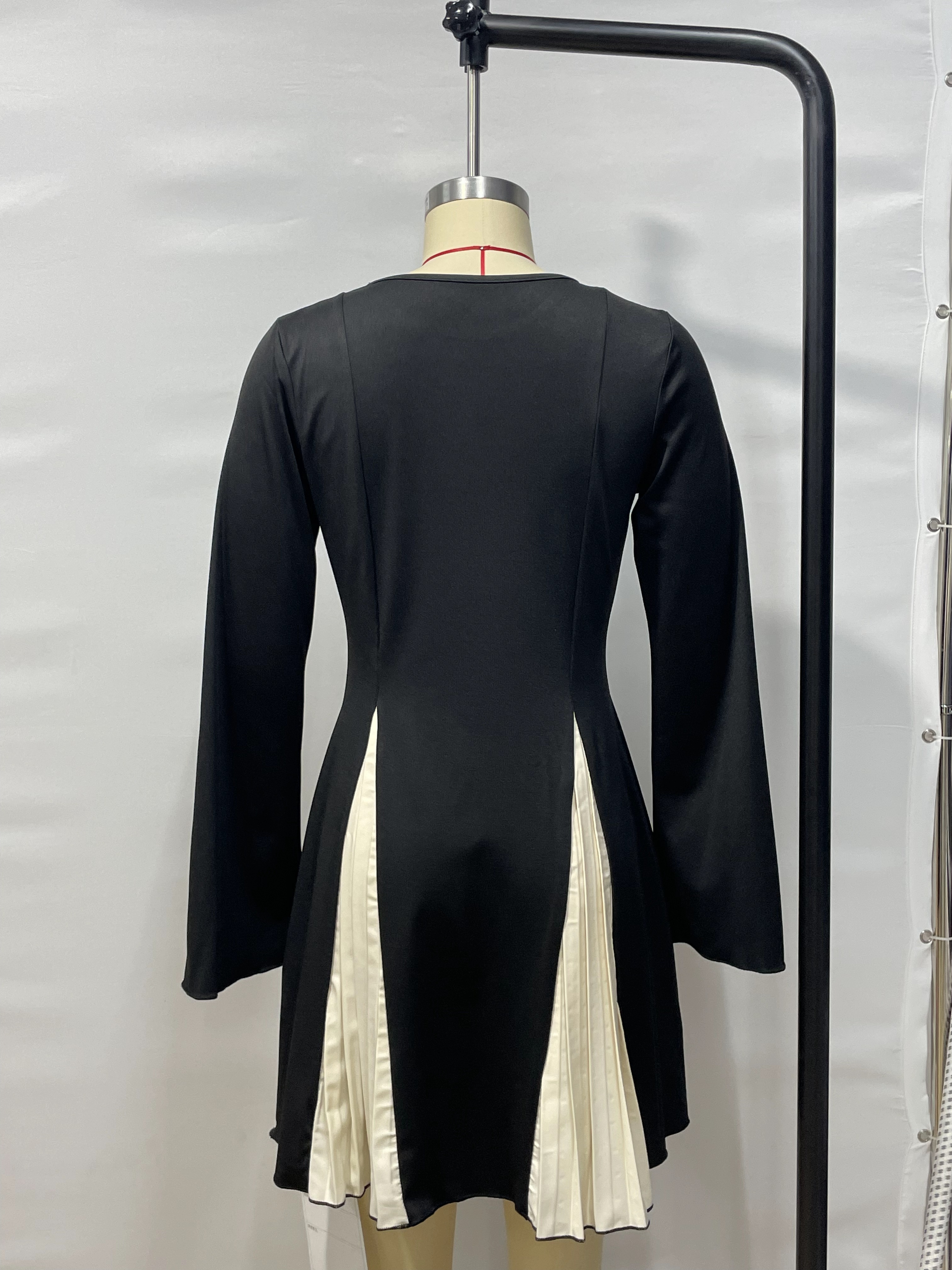 Effortless Elegance with GXZ’s Black A-Line Dress