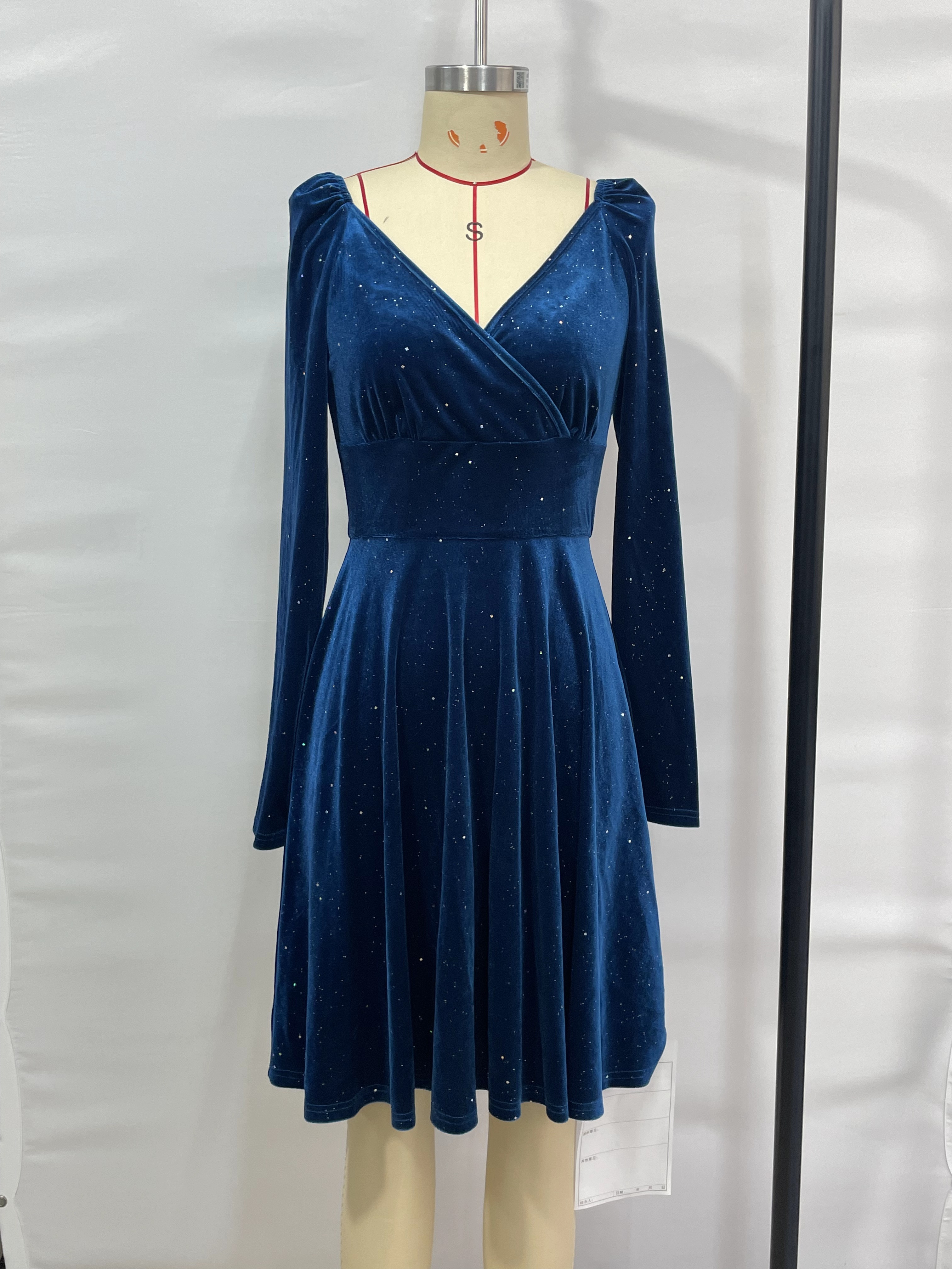 Radiate Elegance: GXZ Long Sleeve Velvet Evening Dress