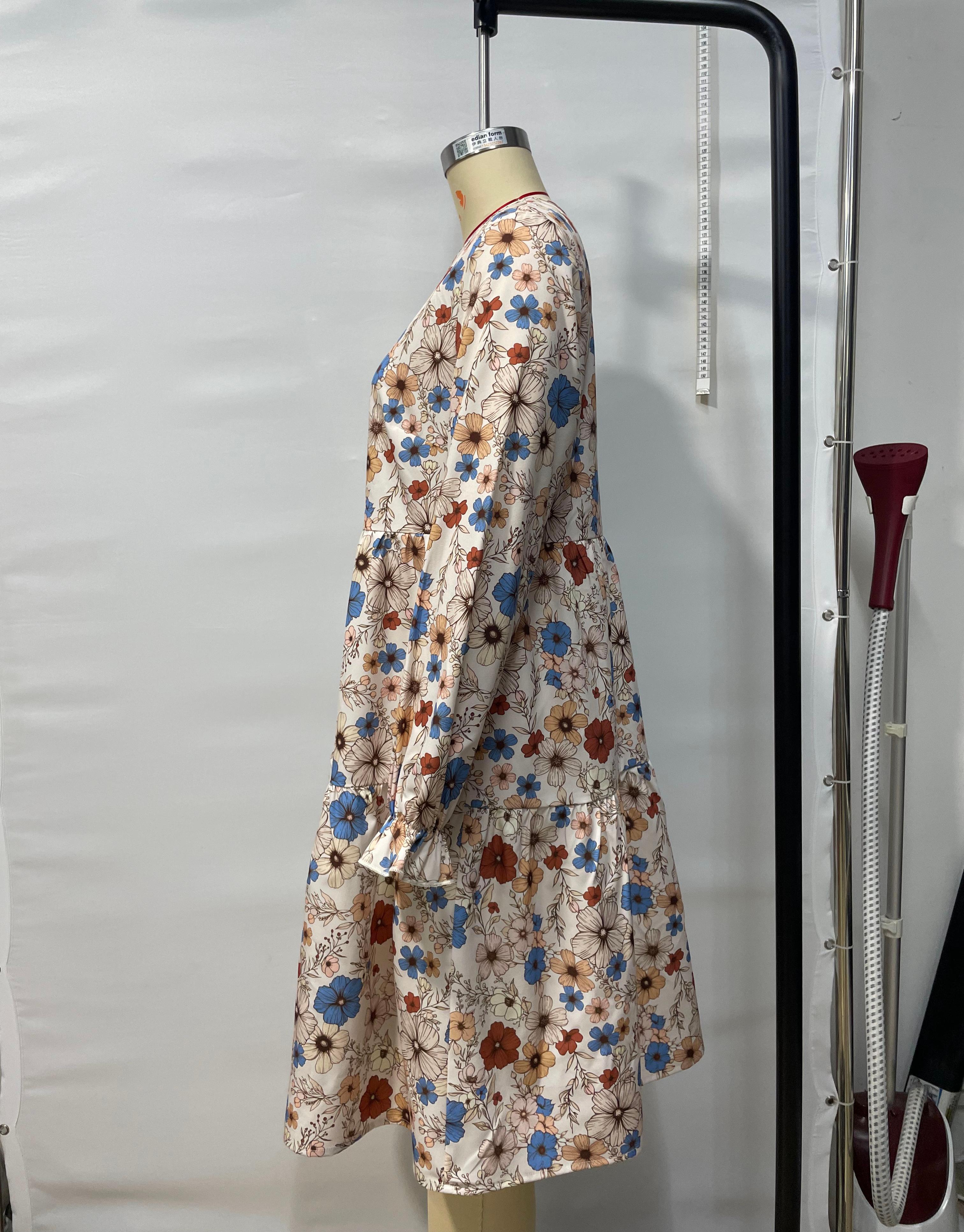 Bohemian Chic: GXZ Floral Smock Dress