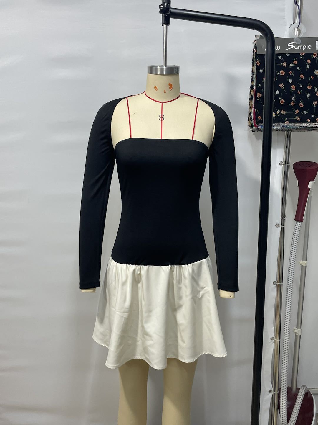 GXZ Two-Tone Minimalist Strapless Dress with Sleeves