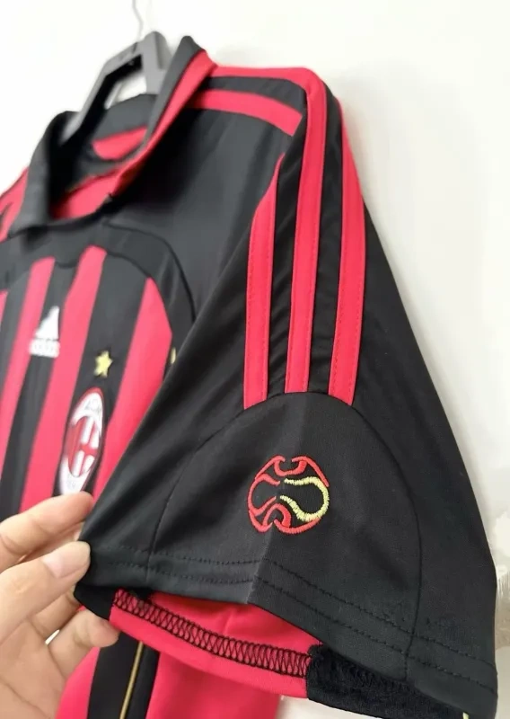AC Milan Ronaldo #99 Maldini #3 Kakà #22 Retro Jersey Home Replica 2006-07
