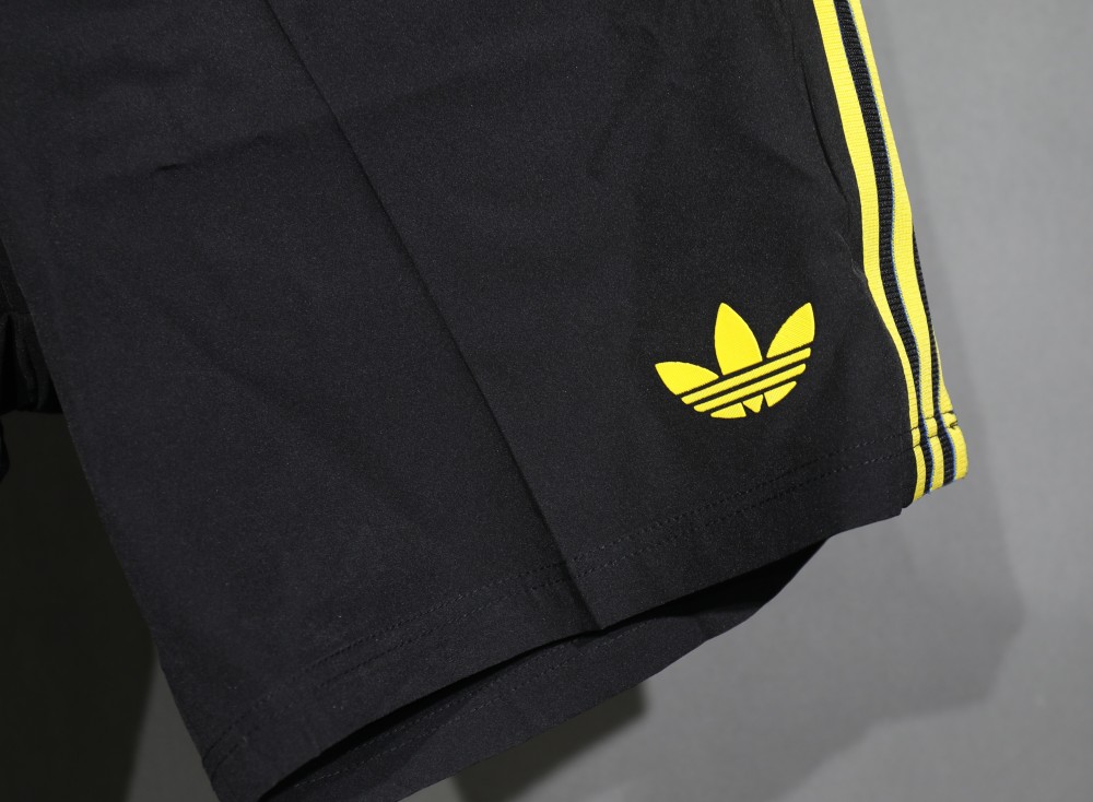 Manchester United Third Soccer Shorts Fans+Player Version 25-26