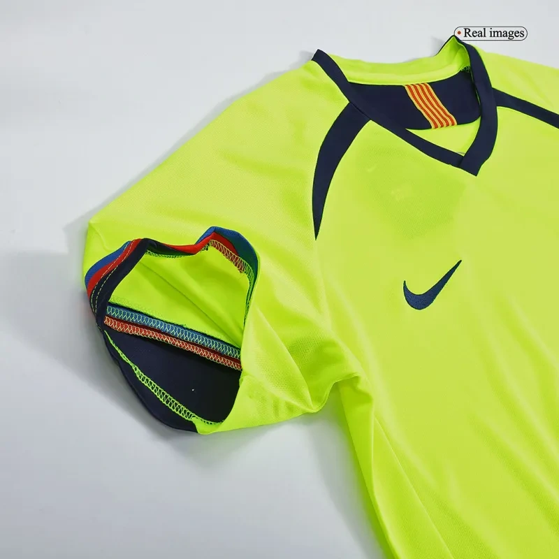 2005/06 Barcelona Ronaldinho #10 Retro Away Jersey