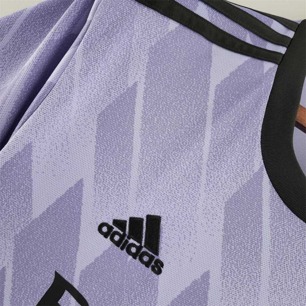 22-23 Real Madrid away jersey