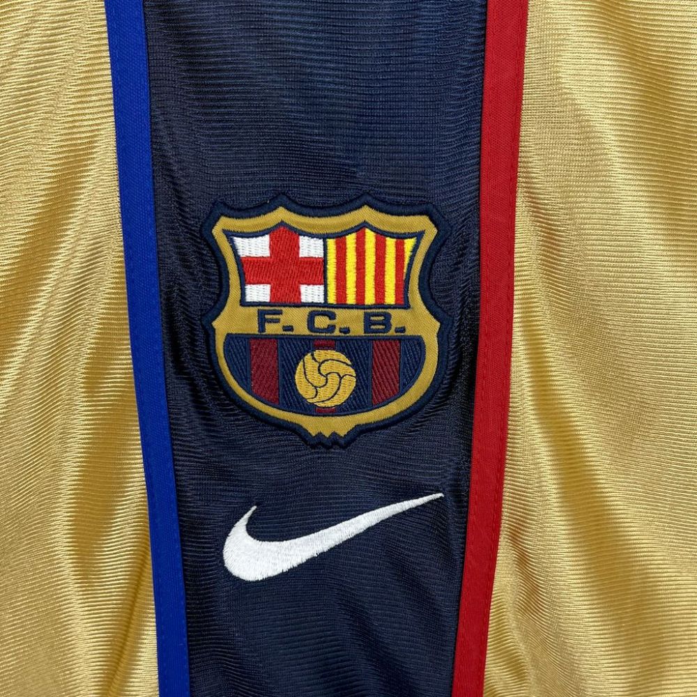 01-02 Barcelona Retro Away Soccer Shirt