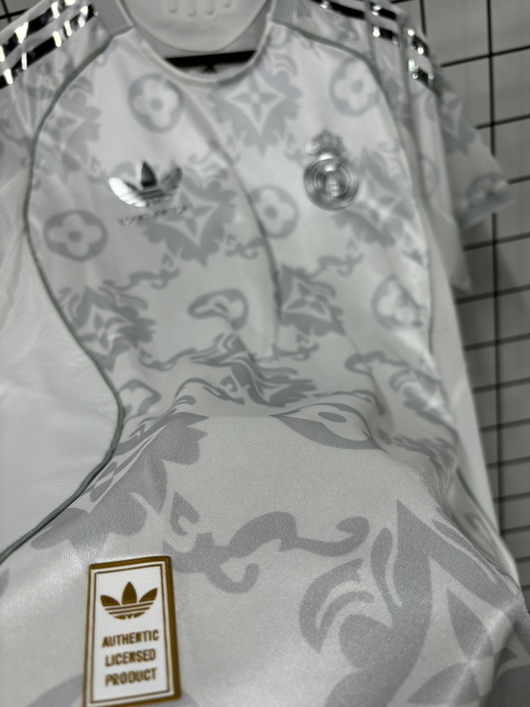 Real Madrid LVGalaxy Lights Joint Special Edition Jersey 25-26 Player edition
