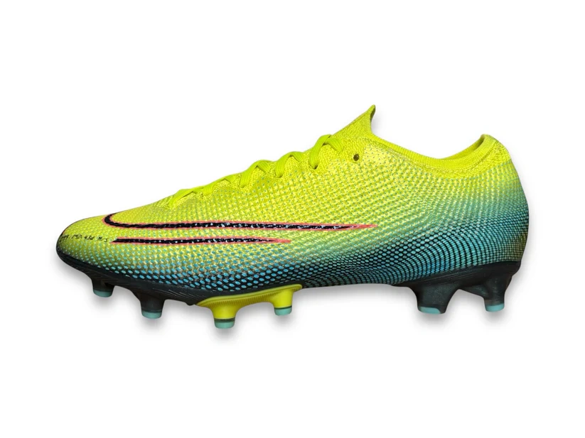 Mercurial Vapor 13 AG PRO Football Shoes