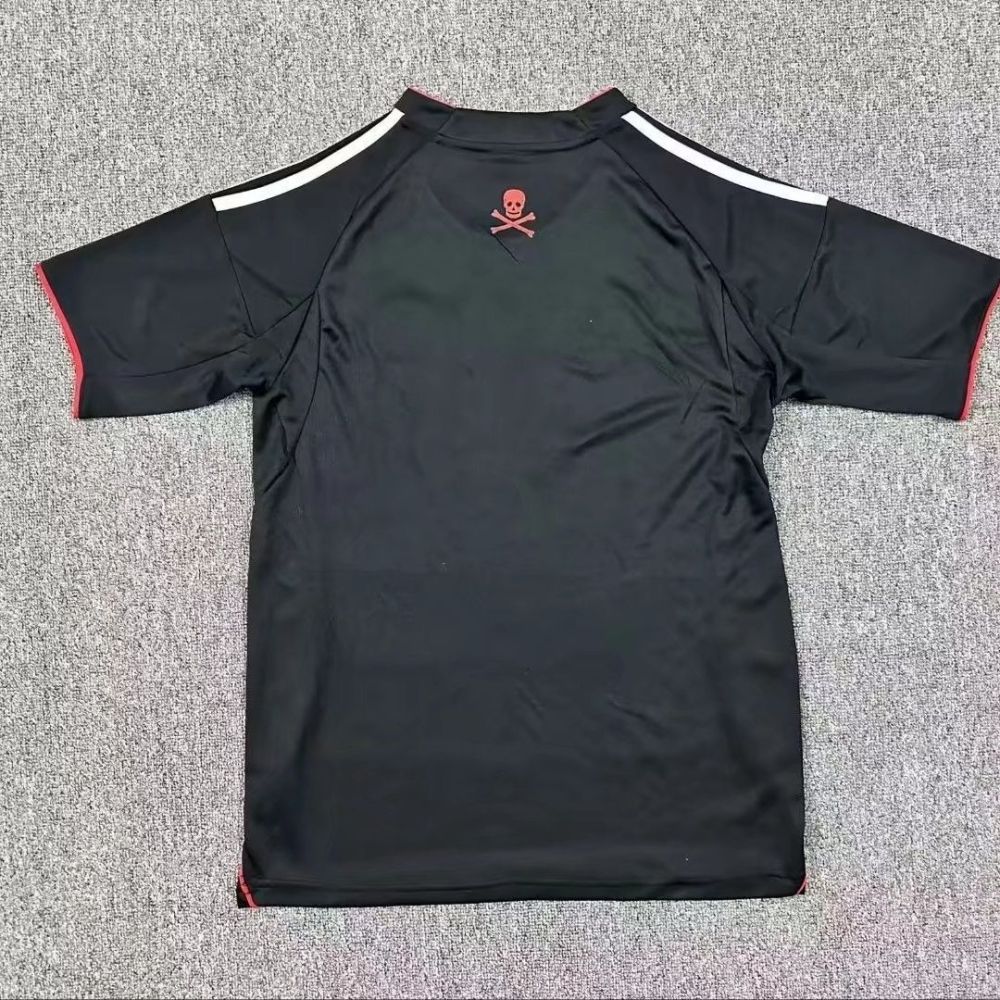Orlando Buccaneers 25-26 Home Football Jersey