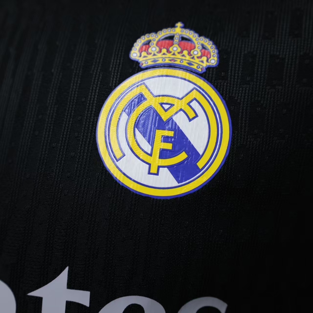 Real Madrid 26-27 Goalkeeper Football Jersey Player Version