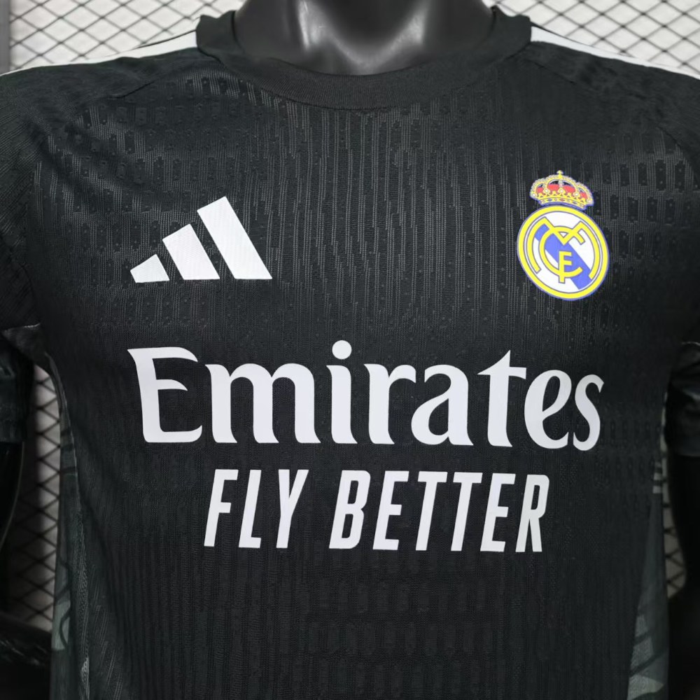 Real Madrid 26-27 Goalkeeper Football Jersey Player Version