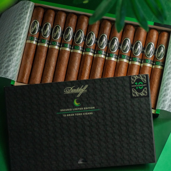 Davidoff Escurio 10th Anniversary Limited Edition 12s 大卫杜夫 埃斯库里奥 十周年限量版 12支/盒