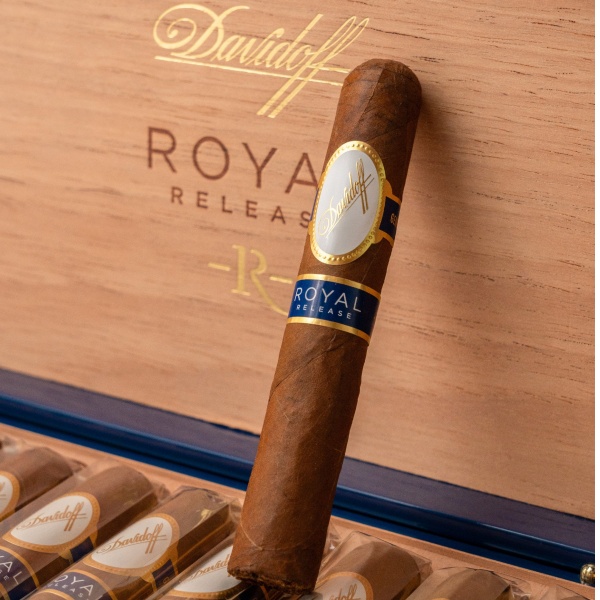 Davidoff Royal Release Robusto 10s 大卫杜夫 皇家 罗布图 10支/盒
