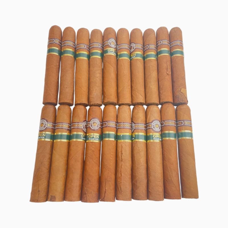 MONTECRISTO MASTER 20s 蒙特 大师 20支  破损样盒 编号 （220）