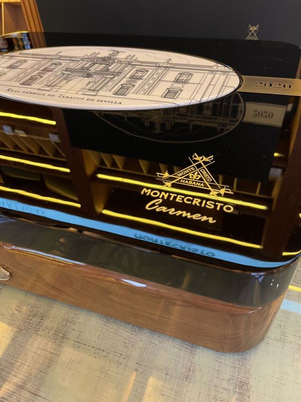 Montecristo Cigar |  Carmen 250 Aniversario Real Fábrica de Tabacos de Sevilla  蒙特卡門 塞維利亞皇家煙草廠 250週年紀念 100支/盒