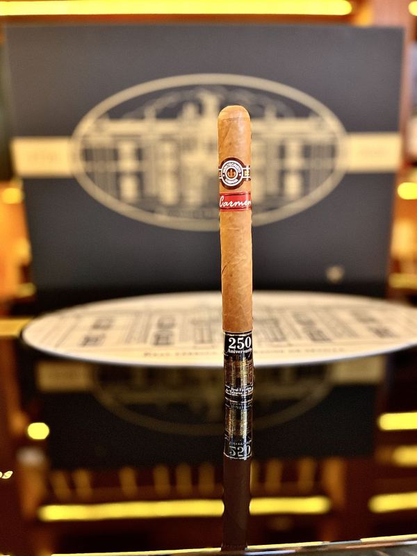 Montecristo Cigar |  Carmen 250 Aniversario Real Fábrica de Tabacos de Sevilla  蒙特卡門 塞維利亞皇家煙草廠 250週年紀念 100支/盒