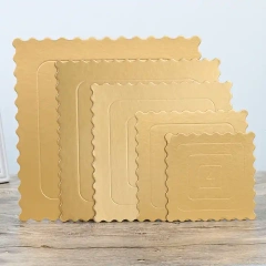 Golden square 35cm cake mat