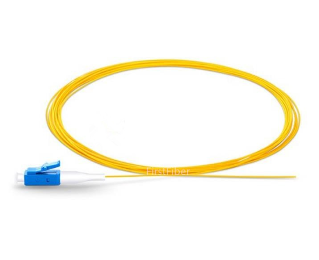 Pigtail światłowodowy LC UPC Simplex 9/125 jednomodowy Pigtail światłowodowy 0,9 mm płaszcz