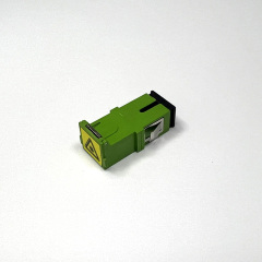 Bộ chuyển đổi SC/APC có nắp chắn bụi tự động