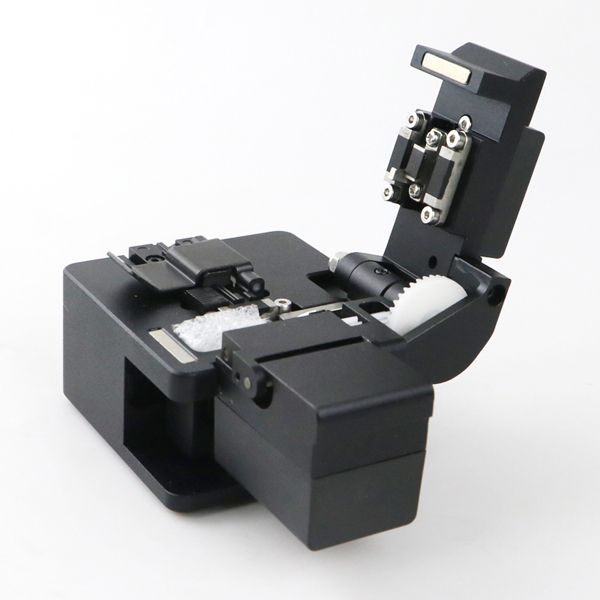 FF-70T Tagliatore di fibre semiautomatico per fibre monomodali lama resistente per oltre 48000 tagli