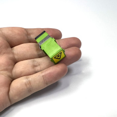 Bộ chuyển đổi SC/APC có nắp chắn bụi tự động