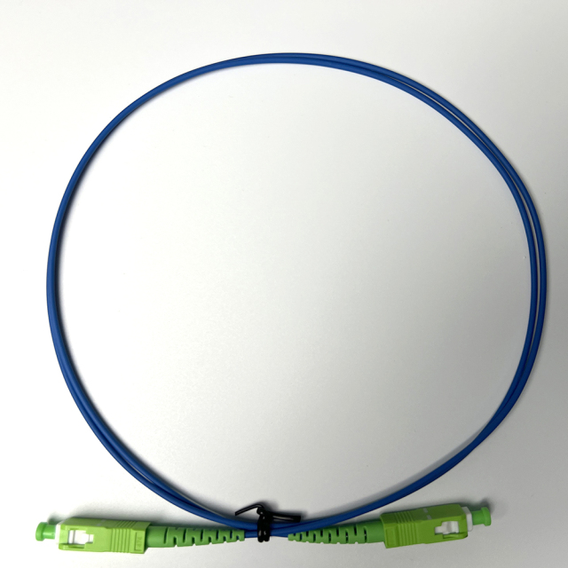 สายแพทช์ไฟเบอร์ สายไฟเบอร์ออปติกจัมเปอร์หุ้มเกราะพร้อมขั้วต่อ SC APC G657A1 ไฟเบอร์โหมดเดี่ยว LSZH ยาว 0.5 ม. 1 ม. 2 ม. 3 ม. 5 ม. 10 ม. 15 ม. 30 ม.